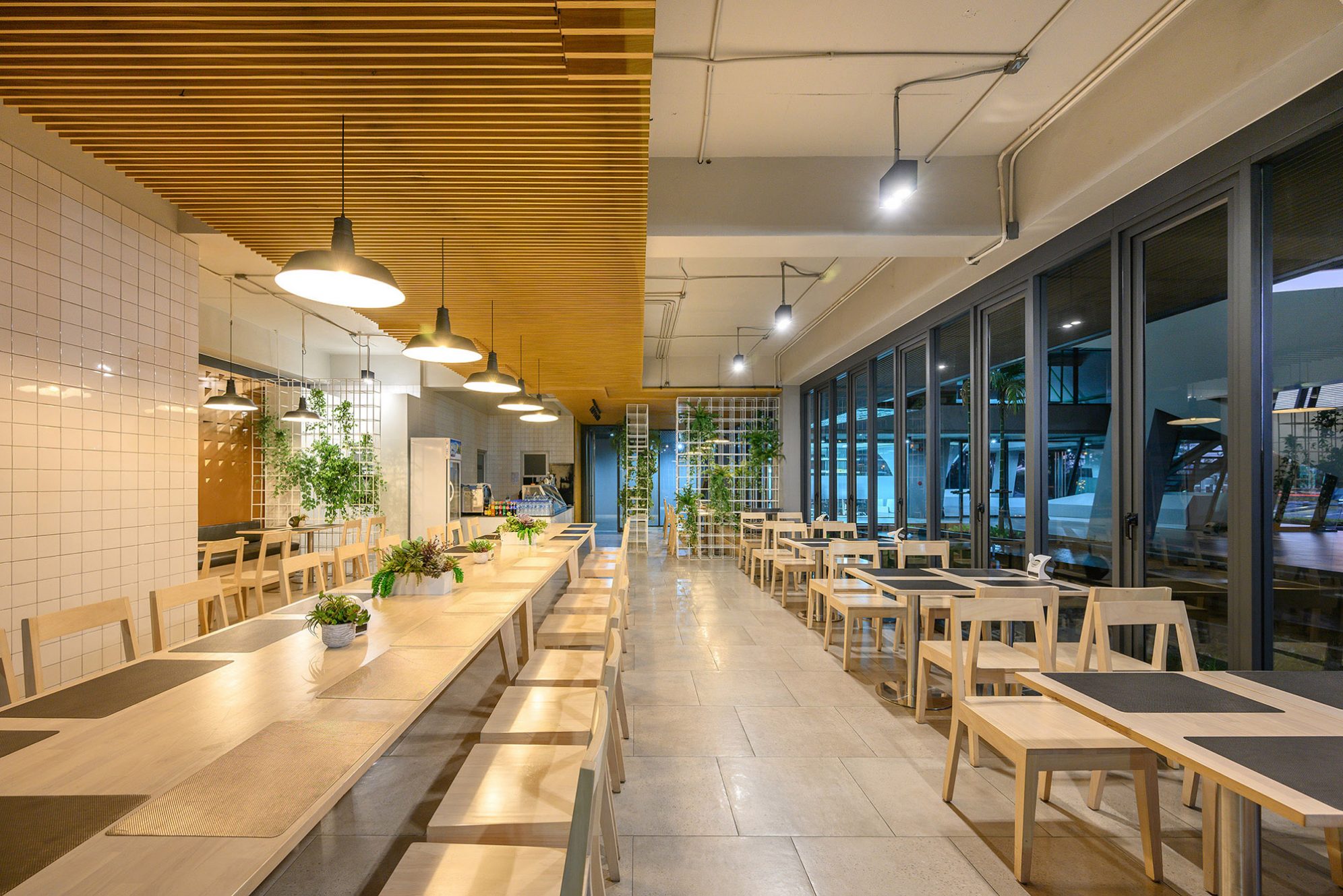 FameLine Office interior – OFFICE AT